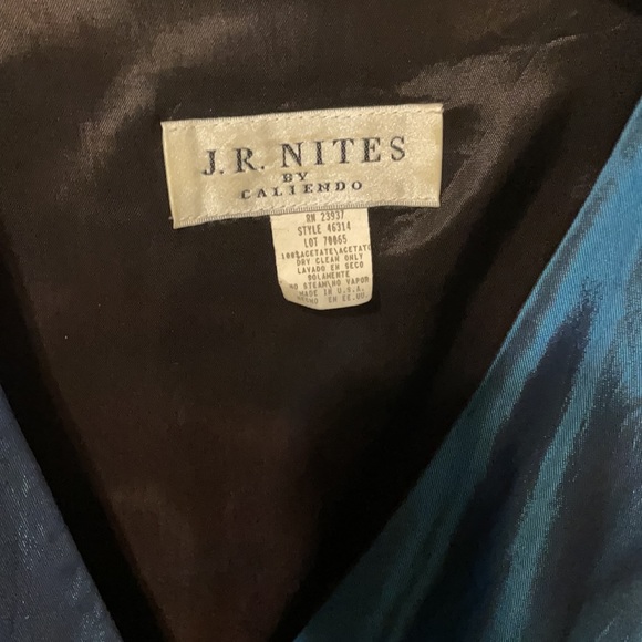 Fully lined teal formal top with accent button - Picture 3 of 4